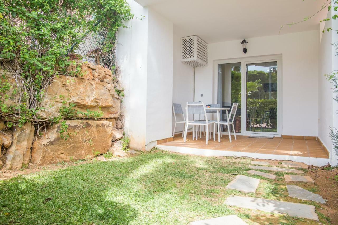 1Br Beachfront Complex - Mi Capricho Sitio de Calahonda Buitenkant foto