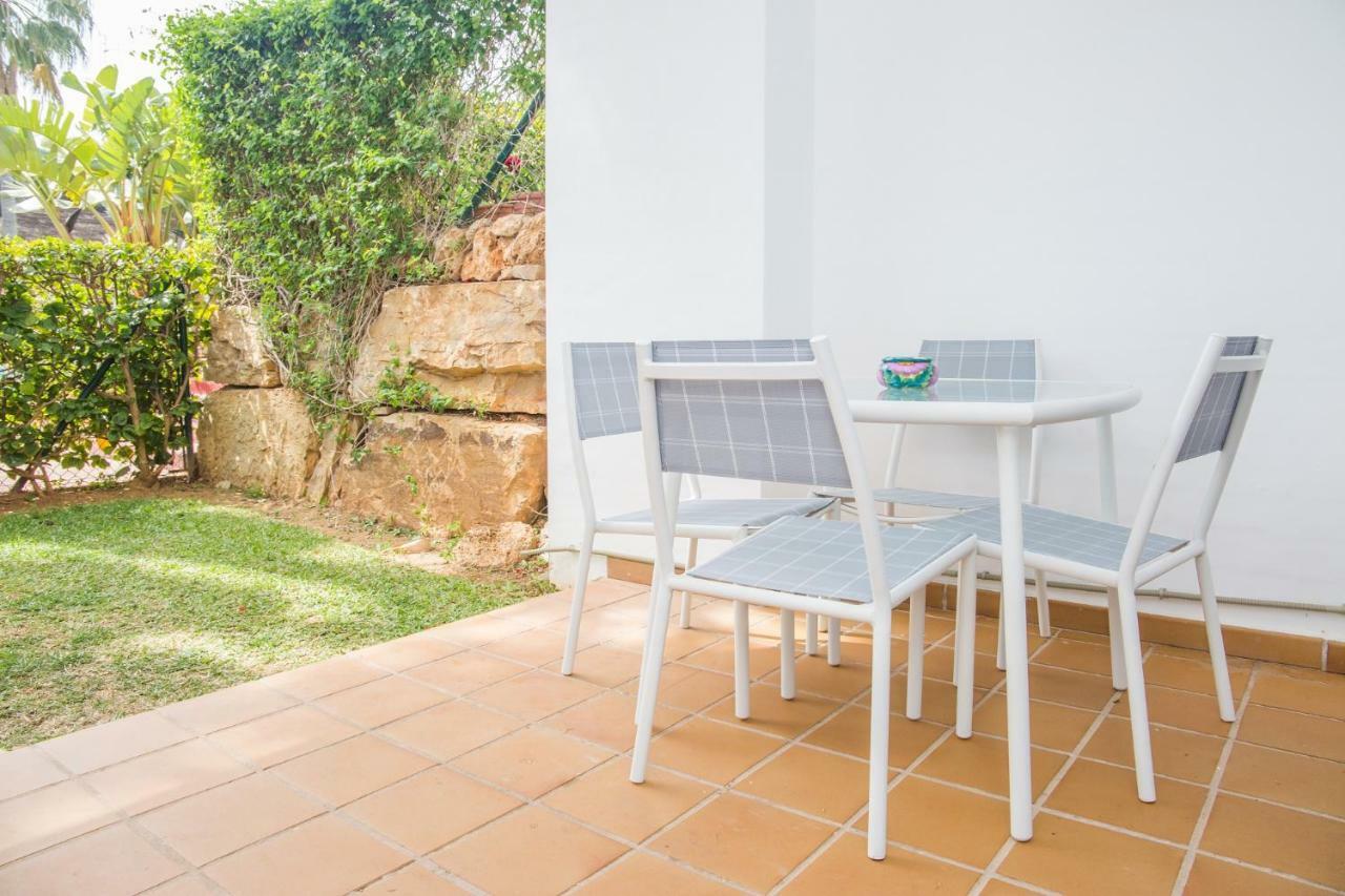 1Br Beachfront Complex - Mi Capricho Sitio de Calahonda Buitenkant foto